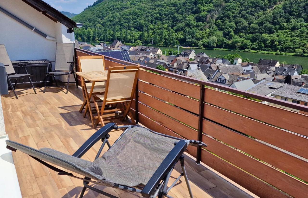 Riesling Appartement For 2 - 4 People - Billiards - Balcony With Mosel View - Parking - Wine Barrel Bar - Fully Equipped Kitchen - Netflix - Waiputv - 3 Km From Cochem كلوتن المظهر الخارجي الصورة
